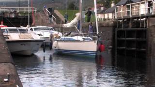 preview picture of video 'Die Schleuse vom Caledonian Canal ins Loch Ness bei Fort Augustus in Schottland'