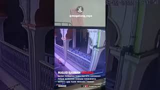 Download lagu terekam cctv sosok jin ikut bantu2 menyiapkan persiapan sholat jamaah, masjid Kauman Grabag Magelang mp3 Download lagu terekam cctv sosok jin ikut bantu2 menyiapkan persiapan sholat jamaah, masjid Kauman Grabag Magelang mp3