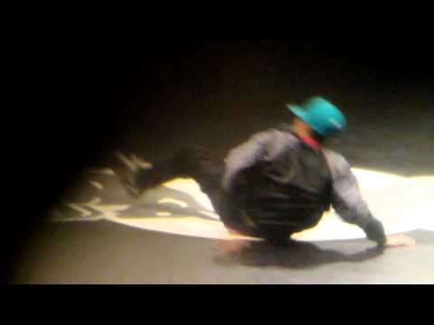 red bull BC ONE TOKYO 2010 Kapu vs Luigi