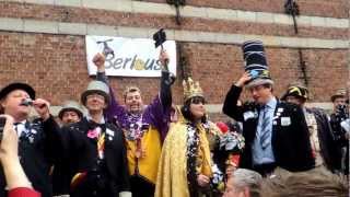 preview picture of video '(09/03/2013): Tournai - Carnaval : Remise des clés (01)'
