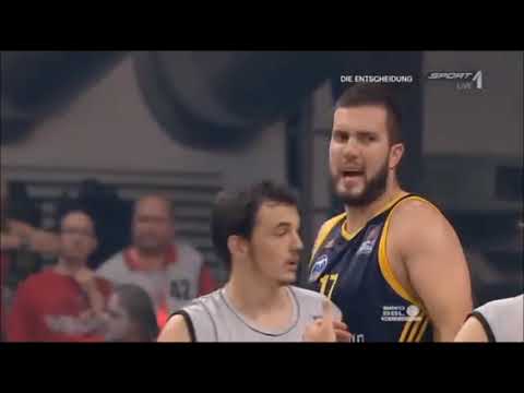 GERMAN BBL: 2011 playoff finals - Brose Baskets Bamberg vs Alba Berlin (game 5)