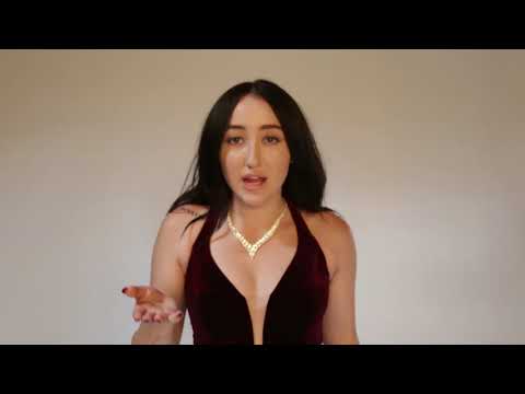 Noah Cyrus behind the scenes of Seventeen Prom