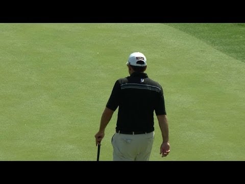 Ben Curtis drains a 62-foot birdie putt at Valero
