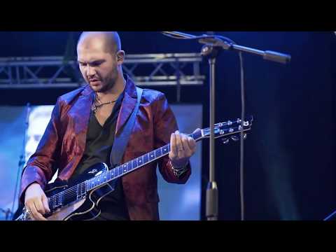 UN COLPO ALL'ANIMA - SOPRAVVISSUTI E SOPRAVVIVENTI - LIGABUE EXPERIENCE