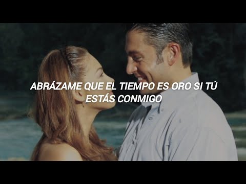 Abrázame Muy Fuerte - Juan Gabriel (María del Carmen y Carlos Manuel)