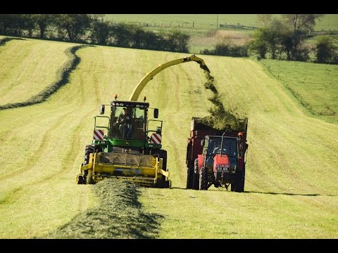 John Deere 7350 | Massey Ferguson | Ensilage d'herbe 2016