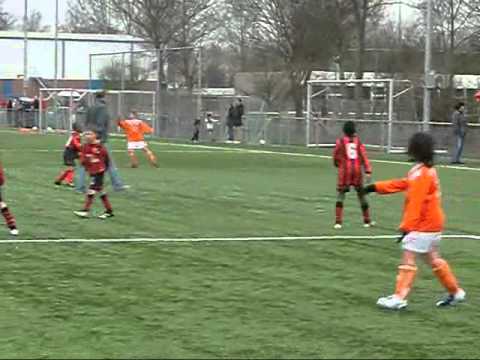 Oranje Wit F2 - Papendrecht F2  26-03-2011   uitslag   2 - 1.wmv