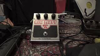 Video thumbnail for Zach’s Big Muff V4 by Marcus Serck