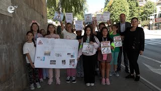 Ученици от Смолян със своеобразен протест срещу катастрофите и урок за пешеходците