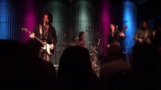 Doyle Bramhall II - Hear My Train A Comin'