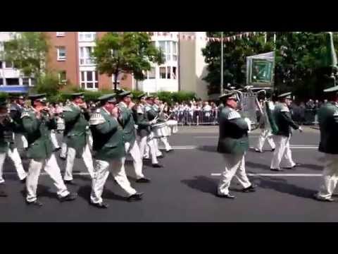 Schützenfest Neuss-Furth 2015, Aufmarsch zur Parade