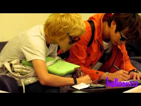110910 SHINee 2Min Taemin & Minho @ Singapore Changi International Airport