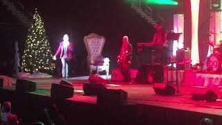 Billy Gilman Home for the holiday opening song 12/8/18