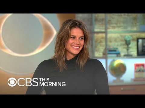 Missy Peregrym on working with former agents to prepare for "FBI" role