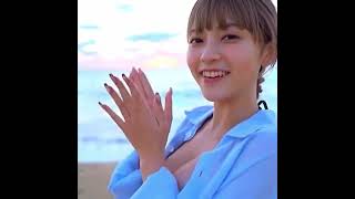 ぺろっ！　この水着のサイズ、合ってない！