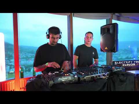 Luka B2B Zael creating Ear Illusion @ Caffe 35 / Avaz Twist Tower