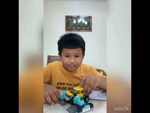 Building Lego Carwash City Set with Naail