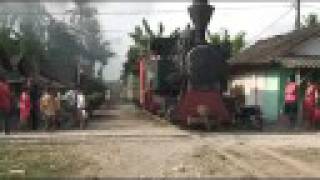 preview picture of video 'Steamy Java 2008: Semboro Special Train'