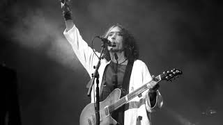 Extremoduro - Ama, ama, ama y ensancha el alma (Letra español-inglés)