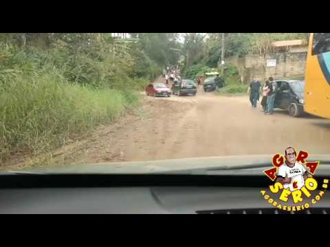 Ruas de juquitiba Esgoto a céu aberto na Rodovia 070/230 Estrada Velha de Juquitiba impede Ônibus de Excursão de seguir seu trajeto