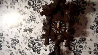 preview picture of video '1940's Cuckoo Clock Restored'