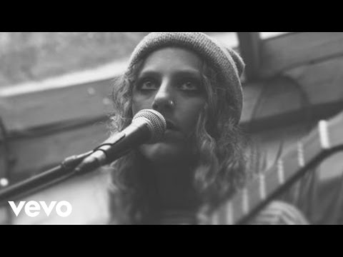 Annie Eve - Basement (Xperia Access Live at the Shacklewell Arms)