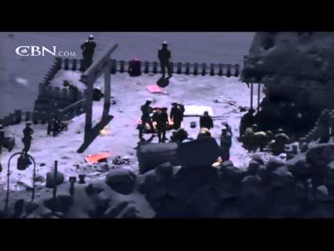 Gas, Ash Halts Search for Japan Volcano Victims