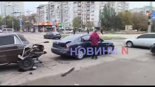 В центре Николаева столкнулись три автомобиля - виновник плачет