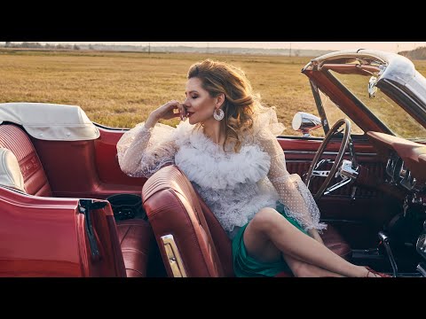 Ania Karwan - Słucham Cię w Radiu Co Tydzień [Official Music Video]