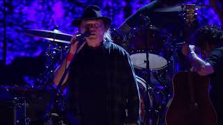 Neil Young - Tells crowd to support family farms (Live at Farm Aid 2018)