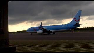 preview picture of video 'TUI  Boeing737-800 Landvetter Airport Gotheburg'