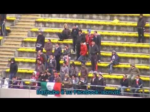 Bari - Reggina 2-1 tifosi calabresi al San Nicola 11 03 2012.mpg