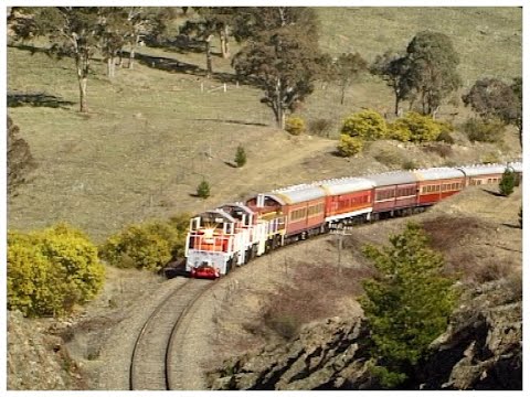 Australian diesel locomotives 7320, 7324 & 7315 - Canberra to Goulburn - September 2001