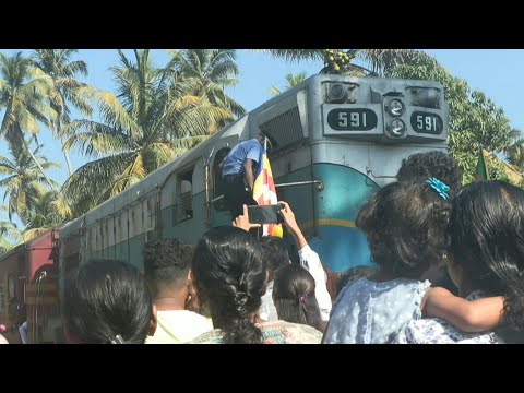 Sri Lanka train stops to mark 20th anniversary of tsunami | AFP
