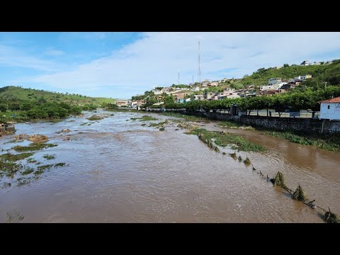 Grande Cheia no Rio Capibaribe Salgadinho Pernambuco no dia 1 de abril de 2024