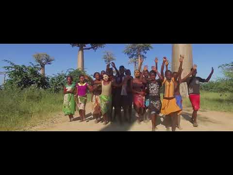 FILM EN COMPETITION - Small island big song - an oceanic songline