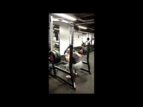 Squat 200kg / 440lbs  x1 @ 86kg / 191lbs ~bw *PR*