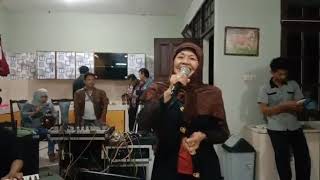 Download lagu Juhana Satar - Di Tinggal Pergi- OM. El Mumtazah  Bogor mp3