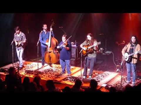 Billy Strings & Michael Cleveland "Fiddlin' Around"