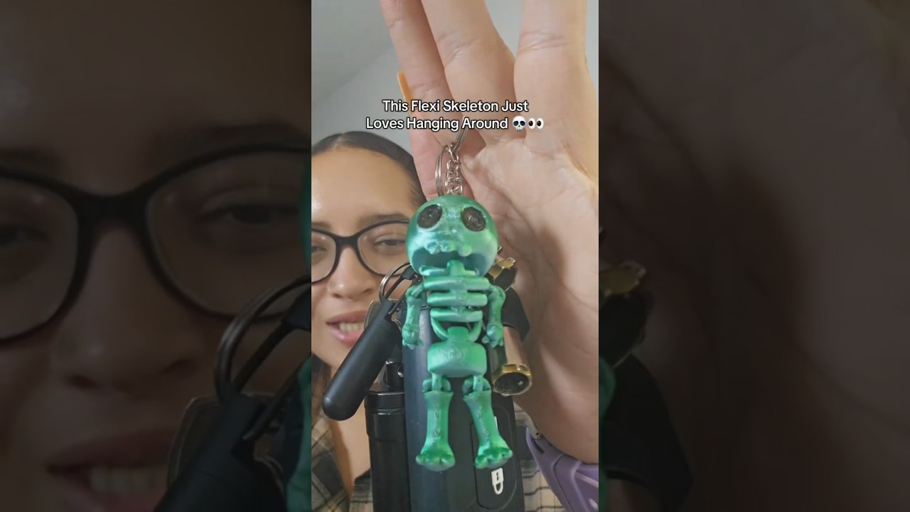 I Found the CUTEST Creepy Keychain for Halloween! (3D Flexi Skeleton Keychain)#halloween #keychain