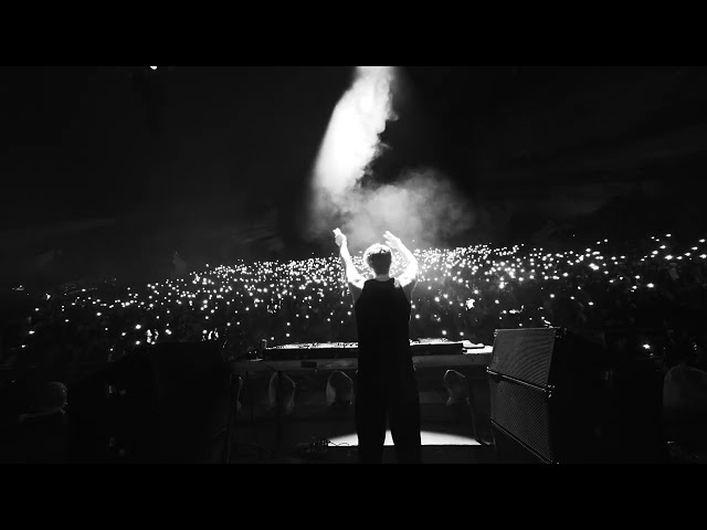 Video zu 'Moment' ansehen