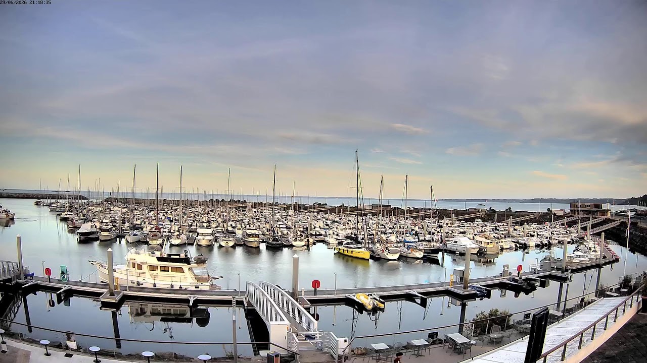 Live webcam view of Port d'Armor Marina