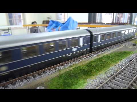 Trix V200 and DB Blauer Enzian-part2