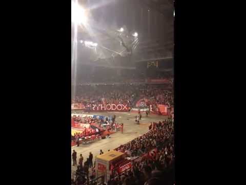Olympiakos-Crvena Zvezda Sever celi sada se veseli, δεν ξερω τι συμβαινει 12.12.14 (lyrics)
