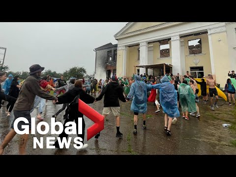 Ukrainians make music, not war with "cleanup raves" amid Russia's invasion