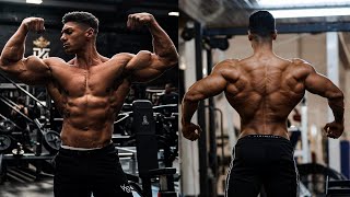 Andrei Deiu Flexing  Muscles