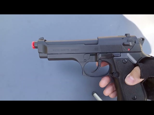 Vídeo relacionado con Outletdel ocio Pack Pistola Airsoft electrica Beretta M92FS. Calibre 6mm. + Funda portabalines + Pilas + 1000 Bolas. 23054/21993/50996