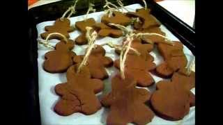 How to Make Cinnamon Applesauce Ornaments