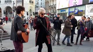 Rod Stewart - Impromptu street performance &quot;Handbags And Gladrags&quot; At London&#39;s Piccadilly Circus