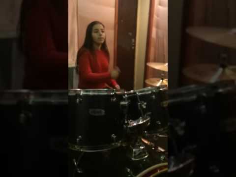 Lilit Mravyan - Drumming / Лилит мравян - играю на барабане